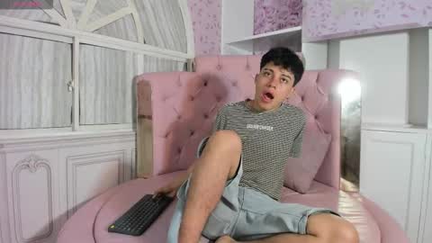 cutenaked_ online show from 12.22.25