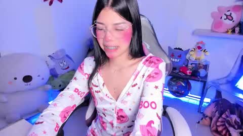 Snapshot of cutestephuwu chatting on 10.10.25  - independent model online show from 10.10.25