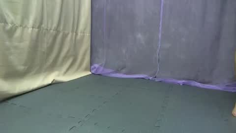 Snapshot of cutetinyasian143_ chatting on 10.30.25 cutetinyasian143_ online show from 10.30.25