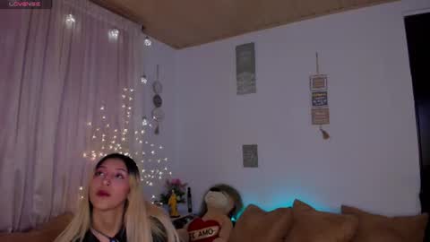 Snapshot of cuteweed420 chatting on 07.26.26 cuteweed420 online show from 07.26.26