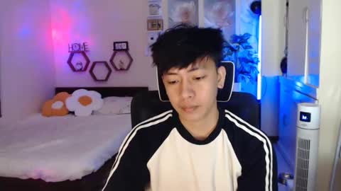 Neil Taylor online show from 01.08.26