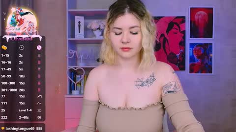 Snapshot of cutie_mili chatting on 01.02.25 mili online show from 01.02.25