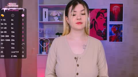 Snapshot of cutie_mili chatting on 01.07.25 mili online show from 01.07.25