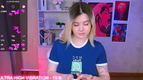 Snapshot of cutie_mili chatting on 02.12.25 mili online show from 02.12.25