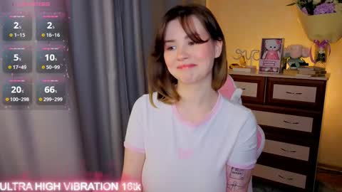 Snapshot of cutie_mili chatting on 10.22.25 mili online show from 10.22.25