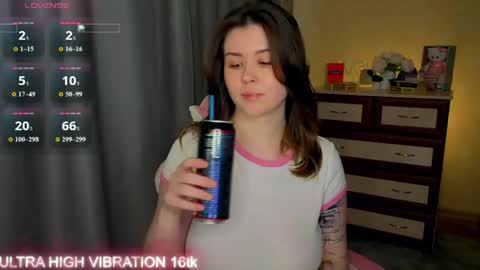 Snapshot of cutie_mili chatting on 05.21.26 mili online show from 05.21.26