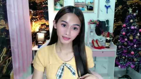 cutie_mitcha online show from 10.18.25