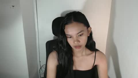 Snapshot of cutiee_lily2 chatting on 05.12.26 cutiee_lily2 online show from 05.12.26