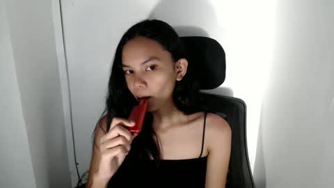 Snapshot of cutiee_lily2 chatting on 05.24.26 cutiee_lily2 online show from 05.24.26