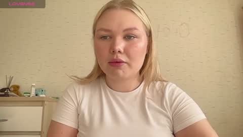 Snapshot of cutiejulie_ chatting on 07.16.26 Julie online show from 07.16.26