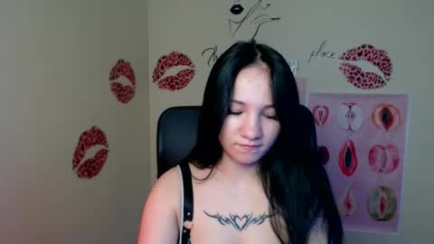 Snapshot of cutielady_ chatting on 04.29.26 Emma online show from 04.29.26