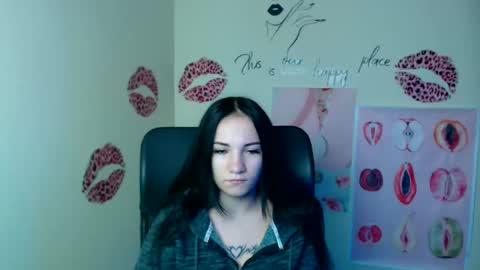 Snapshot of cutielady_ chatting on 05.11.26 Emma online show from 05.11.26