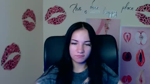 Snapshot of cutielady_ chatting on 05.13.26 Emma online show from 05.13.26