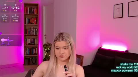 Snapshot of cutiepie69__ chatting on 06.20.26 cutiepie69__ online show from 06.20.26