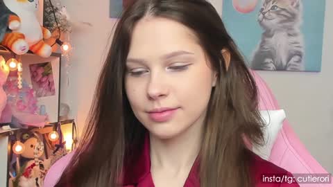 Rori  Instagram cutierori  online show from 01.25.25