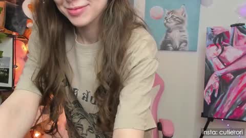 Rori  Instagram cutierori  online show from 02.26.25