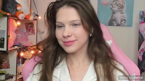 Rori  Instagram cutierori  online show from 02.27.25