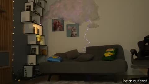 Rori  Instagram cutierori  online show from 10.01.25