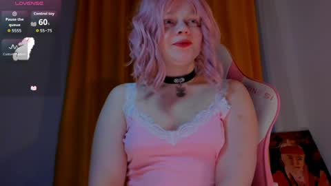 CutieSue online show from 04.10.26