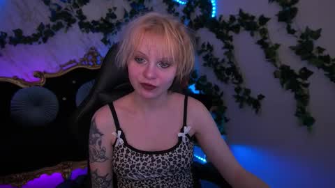 cutiiebunny online show from 10.21.25