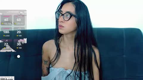 miss ari  online show from 12.04.25