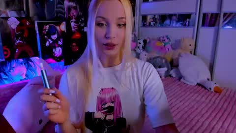 Snapshot of cuttie_ponyy chatting on 03.25.26 Nora online show from 03.25.26