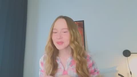 Snapshot of cuute_angell chatting on 06.15.26 Virginia See you on Sunday online show from 06.15.26