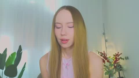 Snapshot of cuute_angell chatting on 07.12.26 Virginia See you on Sunday online show from 07.12.26