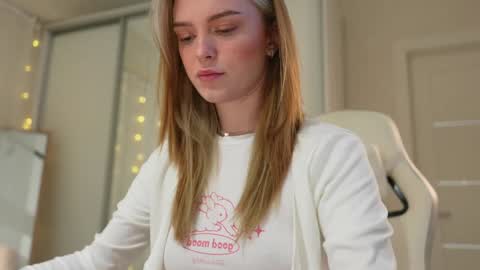 EMILY online show from 01.06.25