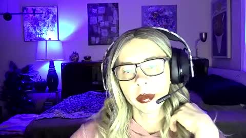 Snapshot of cyberkaleninja chatting on 01.05.25 Nicki Molotov online show from 01.05.25
