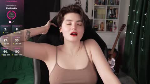 Helen Blossom online show from 03.03.25