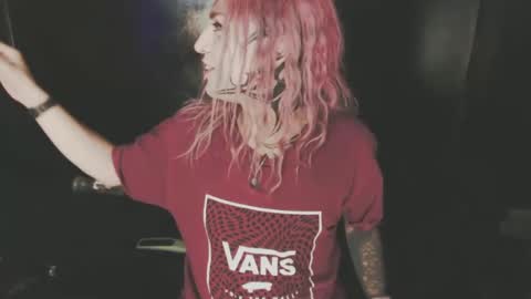 Nikki online show from 10.12.25