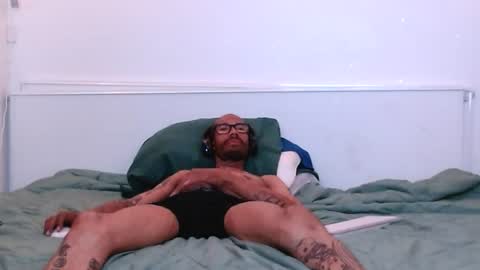 Snapshot of cyrusveal3 chatting on 06.20.26 SkinnyTattedGuy online show from 06.20.26