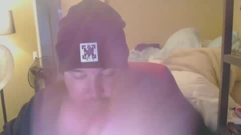 Snapshot of d____w chatting on 01.05.25 d____w online show from 01.05.25