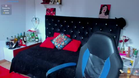 Mia  online show from 02.13.25