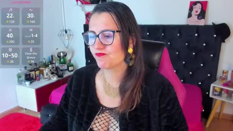 Mia  online show from 03.05.25