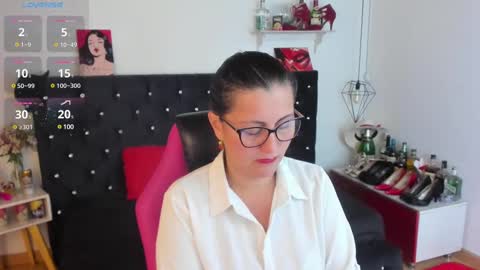 Mia  online show from 03.12.25