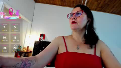 Mia  online show from 11.09.25