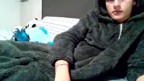 Snapshot of daaneel_ chatting on 01.08.25 Dannel online show from 01.08.25