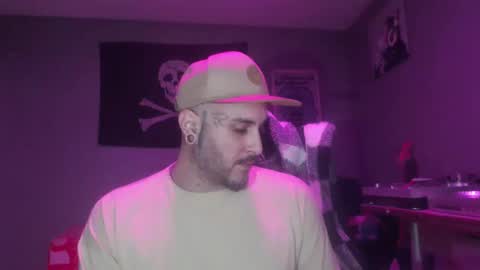 Snapshot of dabirdfree chatting on 02.20.25 Destroyer online show from 02.20.25