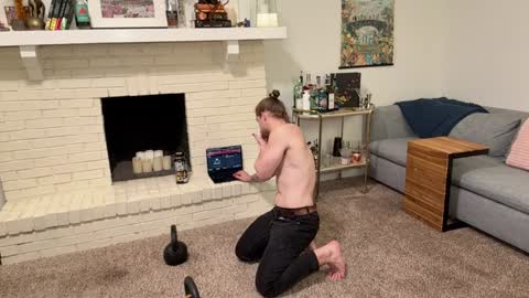 Snapshot of daddydaydrinkz chatting on 12.03.24 DaddydayDrinkz online show from 12.03.24