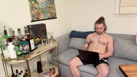 Snapshot of daddydaydrinkz chatting on 12.11.24 DaddydayDrinkz online show from 12.11.24