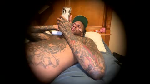 Snapshot of daddyjanimal chatting on 05.07.26 sexy tatted king bbc online show from 05.07.26