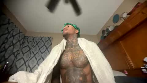 Snapshot of daddyjanimal chatting on 05.17.26 sexy tatted king bbc online show from 05.17.26