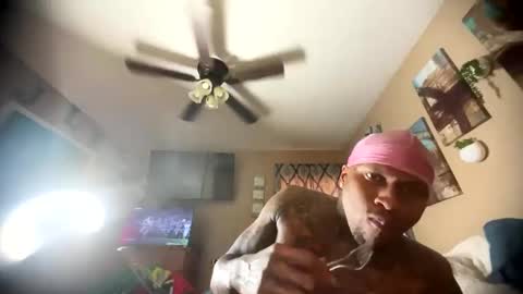 Snapshot of daddyjanimal chatting on 05.20.26 sexy tatted king bbc online show from 05.20.26