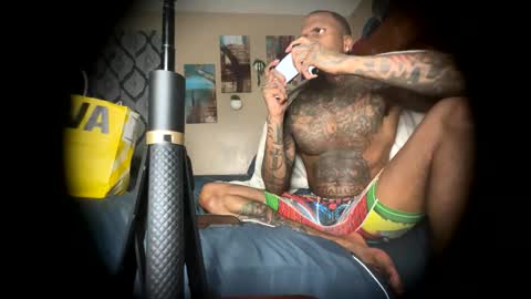 Snapshot of daddyjanimal chatting on 05.21.26 sexy tatted king bbc online show from 05.21.26