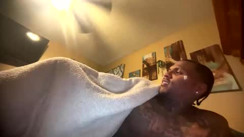 Snapshot of daddyjanimal chatting on 05.25.26 sexy tatted king bbc online show from 05.25.26