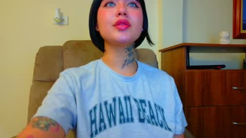Snapshot of daddys_little_secrett chatting on 04.23.26 Valen online show from 04.23.26