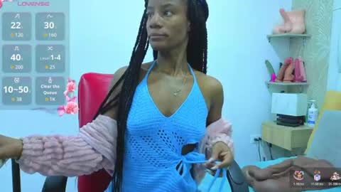 Snapshot of daffnelewis chatting on 07.03.26 daffnelewis online show from 07.03.26