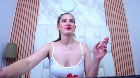 Snapshot of dafne_castro6478 chatting on 10.12.25 Dafne Castro online show from 10.12.25